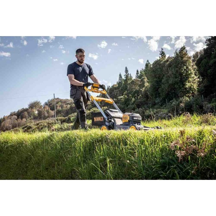 Газонокосилка аккумуляторная бесходная самоходная DeWALT DCMWSP660N (DCMWSP660N)