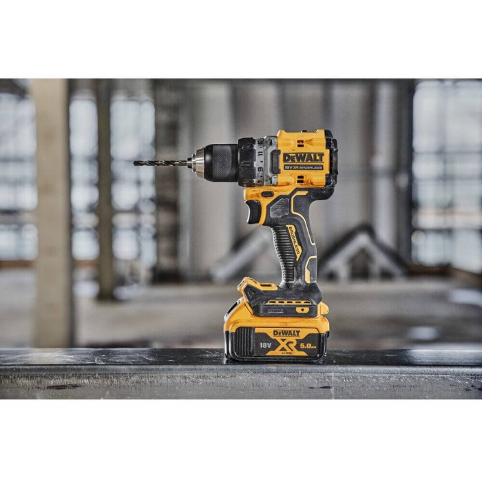 Дрель-шуруповерт аккумуляторная бесщеточная DeWALT DCD800P2T (DCD800P2T)
