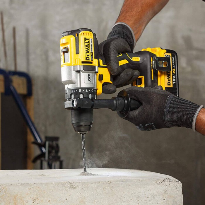 Дрель-шуруповерт аккумуляторная бесщеточная DeWALT DCD991NT (DCD991NT)