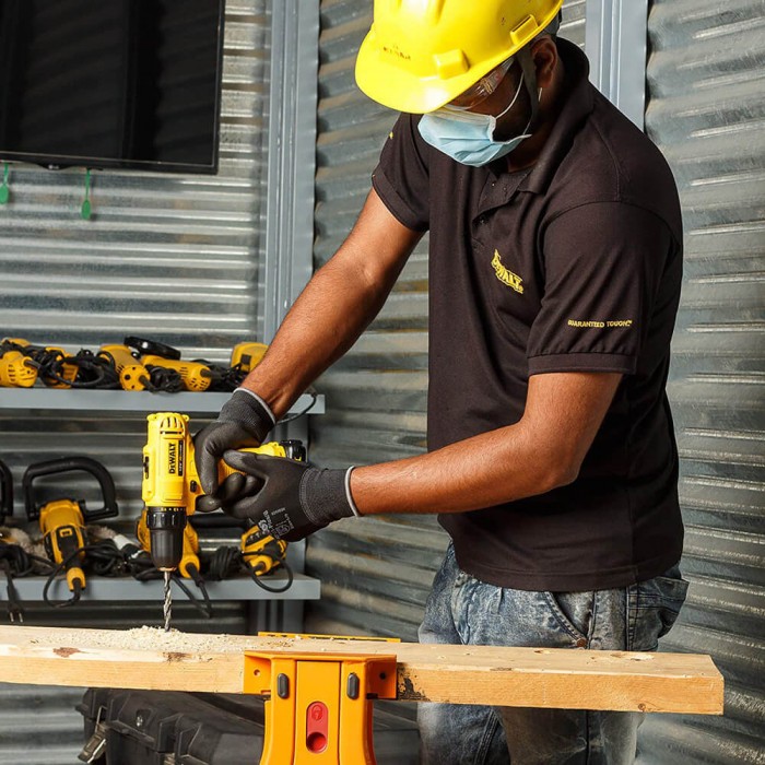 Дрель-шуруповерт аккумуляторная бесщеточная DeWALT DCD991NT (DCD991NT)