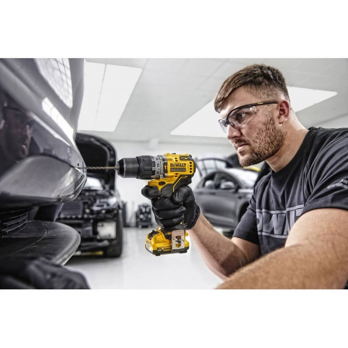 Дрель-шуруповерт аккумуляторная безщеточная ударная DeWALT DCD706D2 (DCD706D2)