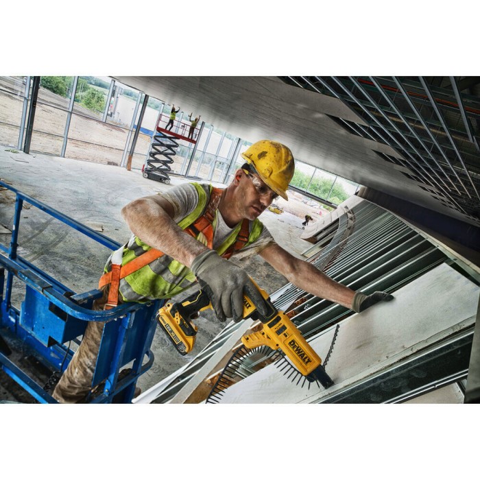 Шуруповерт аккумуляторный бесщеточный DeWALT DCF620D2K (DCF620D2K)