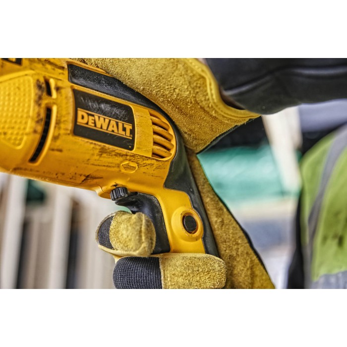 Дрель сетевая ударная DeWALT DWD024 (DWD024)
