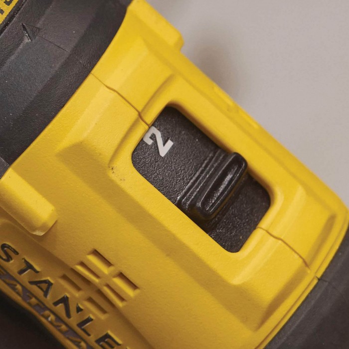 Дрель-шуруповерт безщеточная аккумуляторная STANLEY FATMAX SFMCD710D2K (SFMCD710D2K)