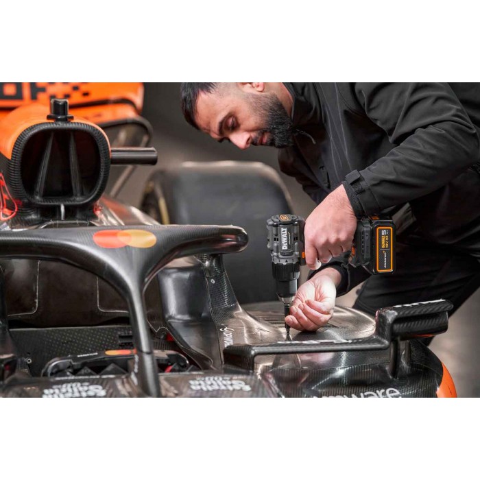 Дрель-шуруповерт ударная McLaren F1 TEAM LIMITED EDITION DeWALT DCD85MP2T (DCD85MP2T)