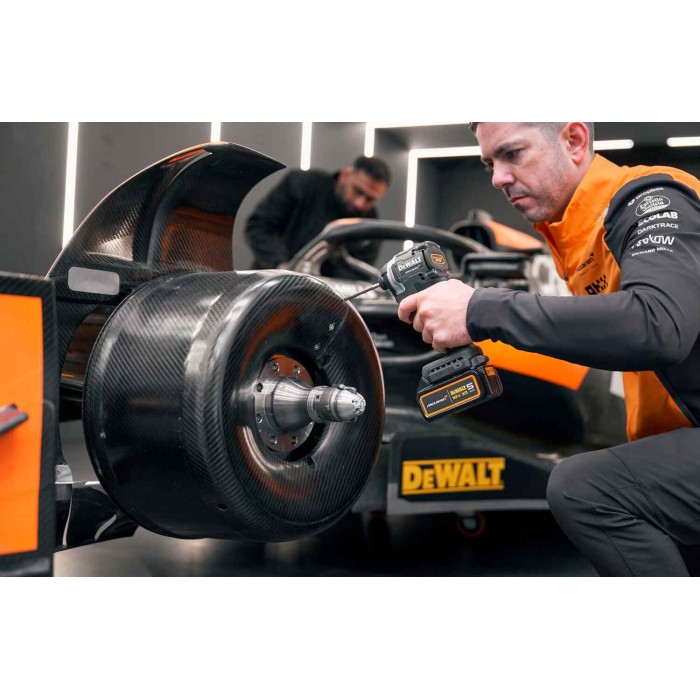 Набір з двох інструментів акумуляторних безщіткових McLaren F1 TEAM LIMITED EDITION DeWALT DCK200MP2T (DCK200MP2T)