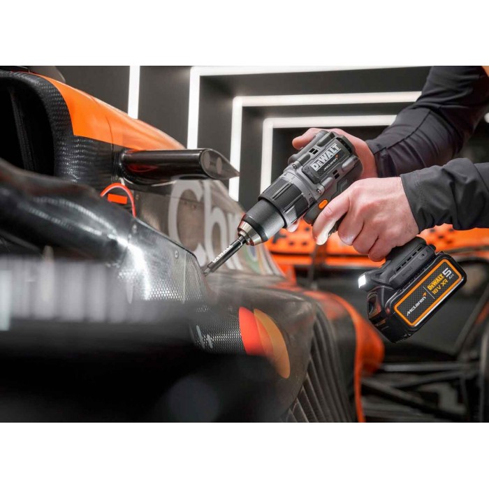 Набір з двох інструментів акумуляторних безщіткових McLaren F1 TEAM LIMITED EDITION DeWALT DCK200MP2T (DCK200MP2T)