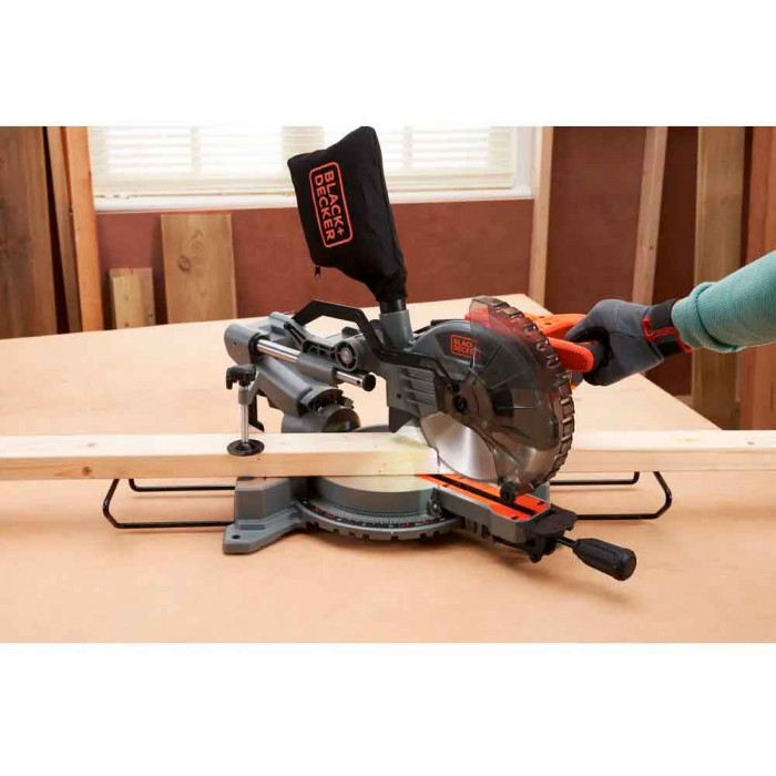 Пила торцовочная сетевая BLACK+DECKER BES702 (BES702)