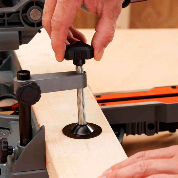 Пила торцовочная сетевая BLACK+DECKER BES702 (BES702)