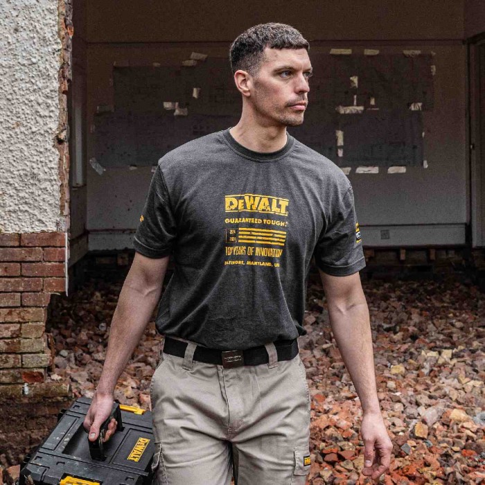 Футболка 100 YEAR T-SHIRT DeWALT DWC240-004-M (DWC240-004-M)