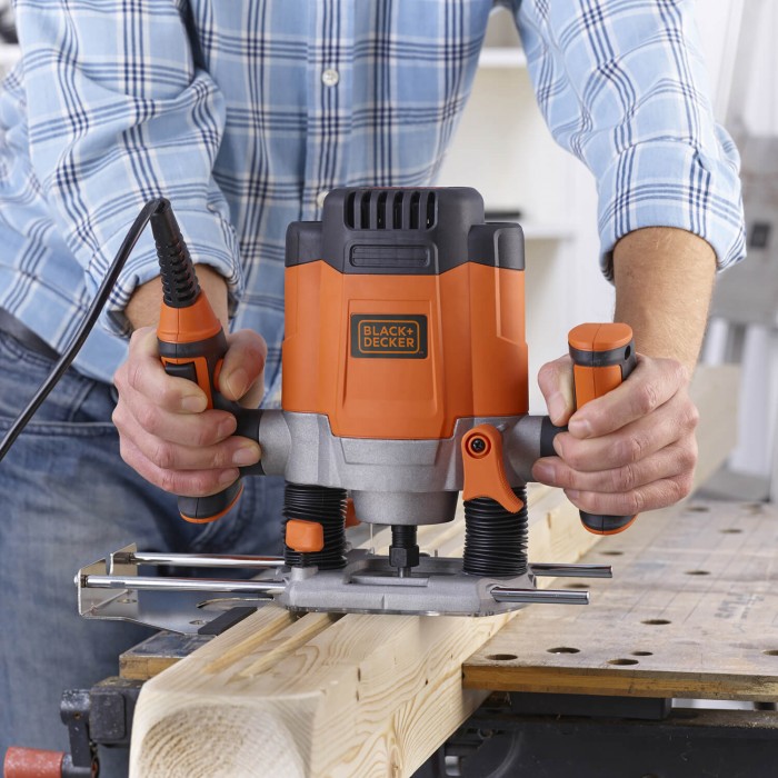 Фрезер мережевий BLACK+DECKER KW1200E (KW1200E)