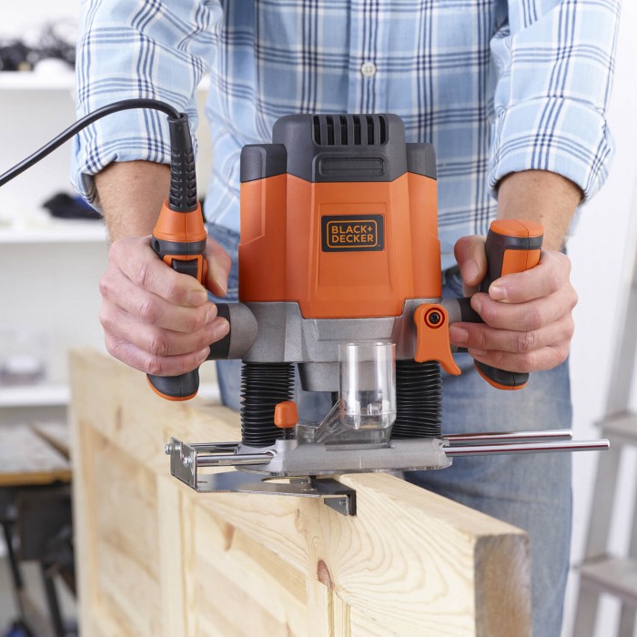 Фрезер мережевий BLACK+DECKER KW1200E (KW1200E)