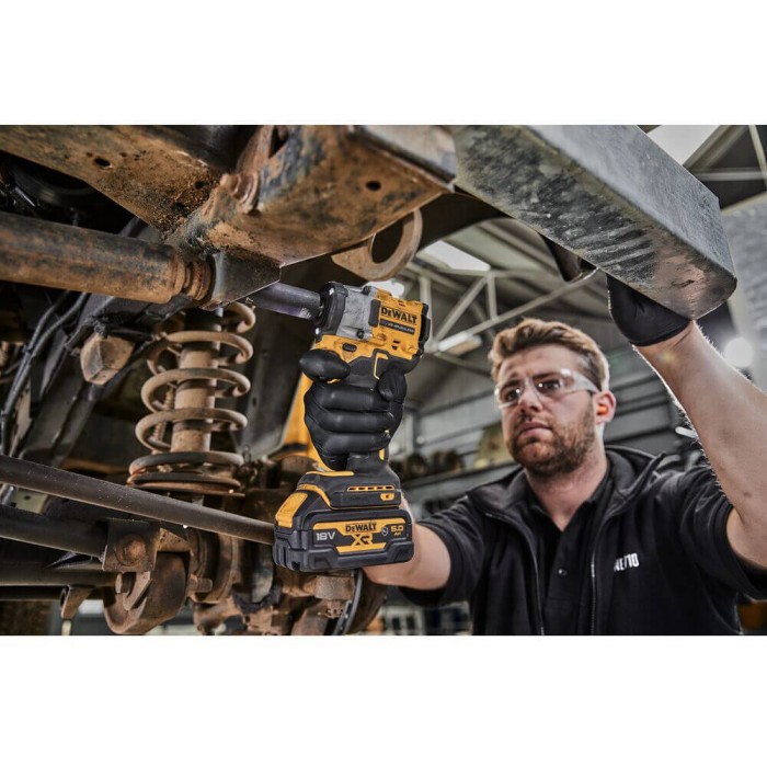 Гайкокрут ударный аккумуляторный бесщеточный DeWALT DCF921P2G (DCF921P2G)