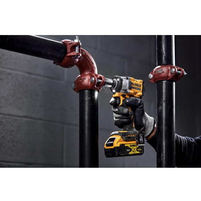 Гайкокрут ударный аккумуляторный бесщеточный DeWALT DCF921NT (DCF921NT)