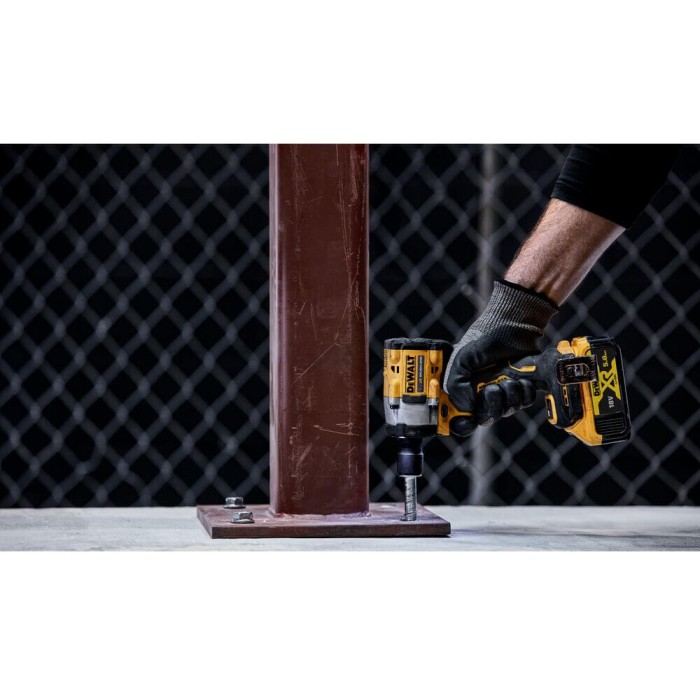 Гайкокрут ударный аккумуляторный бесщеточный DeWALT DCF921NT (DCF921NT)