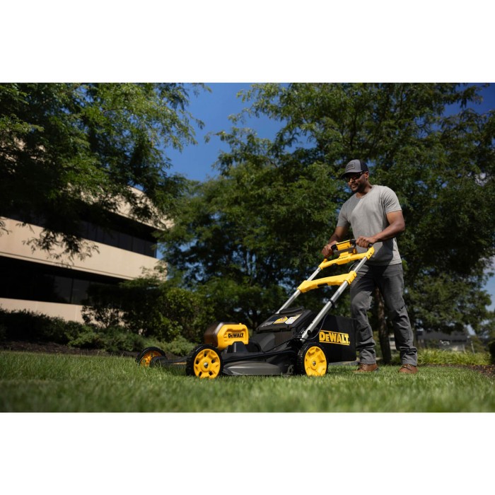 Газонокосилка аккумуляторная бесходная самоходная DeWALT DCMWSP550N (DCMWSP550N)