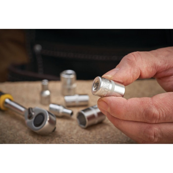 Головка 1/4х11 мм, с шестигранным профилем, стандартная, метрическая. STANLEY FMMT17196-0 (FMMT17196-0)