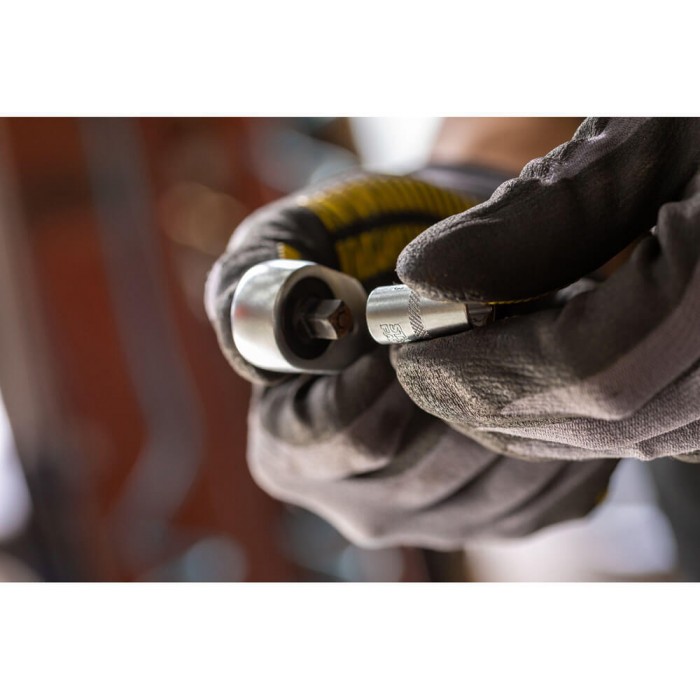 Головка 1/4х11 мм, с шестигранным профилем, стандартная, метрическая. STANLEY FMMT17196-0 (FMMT17196-0)