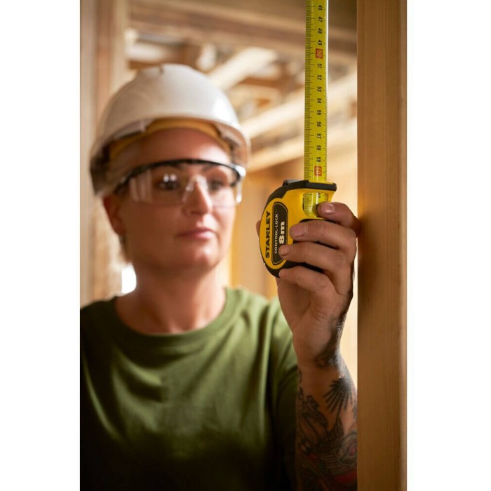 Рулетка измерительная CONTROL-LOCK длиной 8 м, шириной 25 мм, в обрезиненном корпусе, с двойной шкалой STANLEY STHT37232-0 (STHT37232-0)