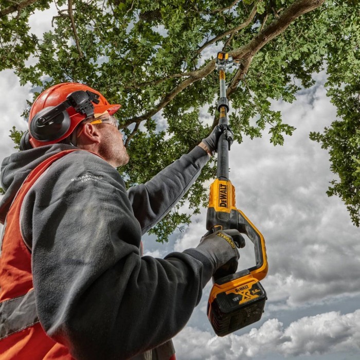 Высоторез аккумуляторный бесщеточный со штангой DeWALT DCMPS567N (DCMPS567N)