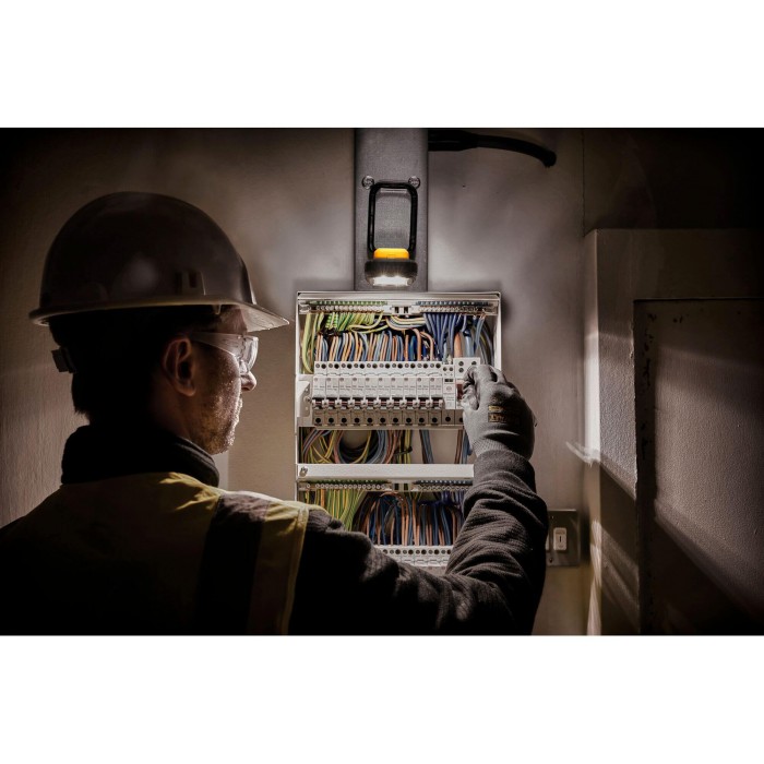 Фонарь светодиодный аккумуляторный DeWALT DCL182 (DCL182)