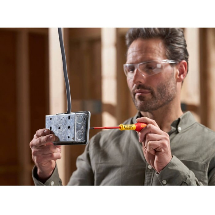 Набор из пяти изолированных отверток для электриков FatMax VDE 1000V STANLEY XTHT0-62692 (XTHT0-62692)