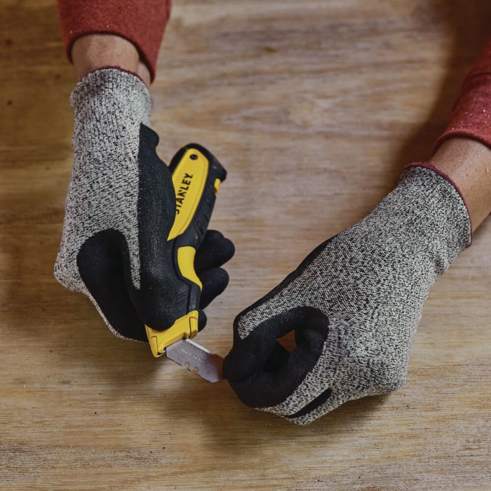 Ніж PREMIUM з висувним лезом для оздоблювальних робіт, довжина ножа 170 мм STANLEY STHT10479-0 (STHT10479-0)