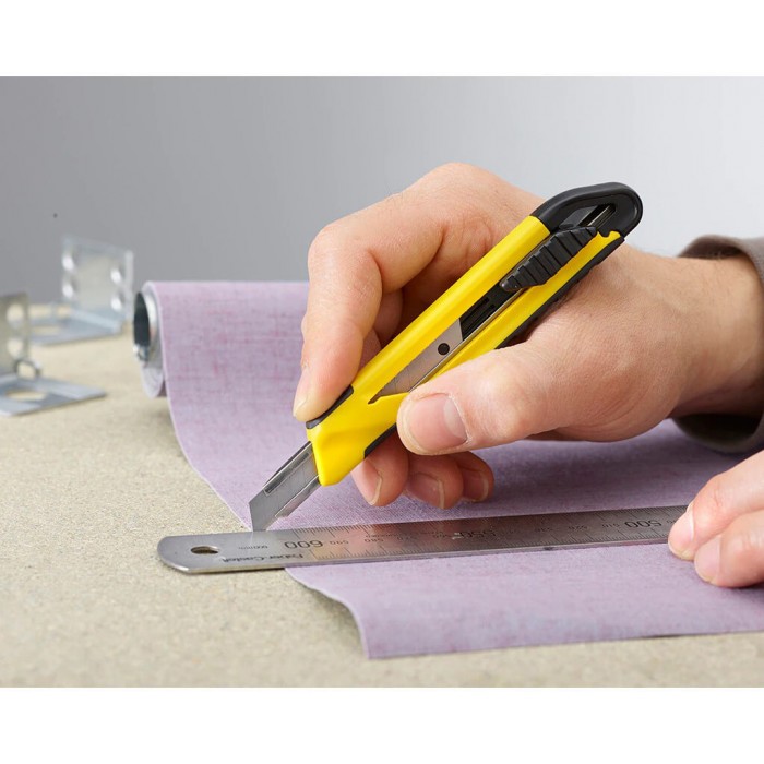 Ніж з висувним сегментним лезом шириною 9 мм STANLEY STHT0-10264 (STHT0-10264)