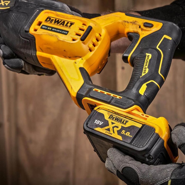 Пила сабельная аккумуляторная DeWALT DCS382N (DCS382N)