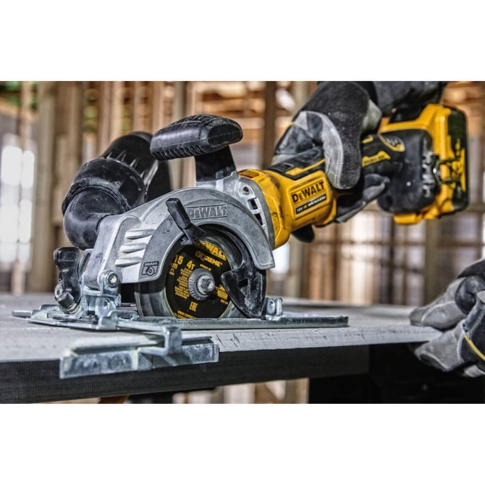 Пила дисковая аккумуляторная бесщеточная DeWALT DCS571N (DCS571N)