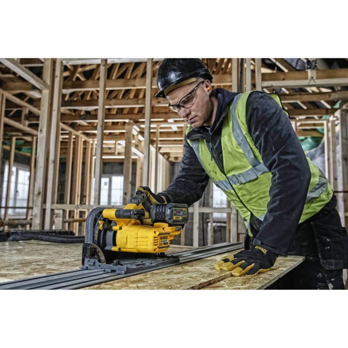 Пила дисковая погружная аккумуляторная DeWALT DCS520NT (DCS520NT)