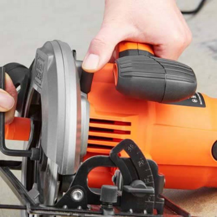 Пила дискова мережева BLACK+DECKER CS1550 (CS1550)