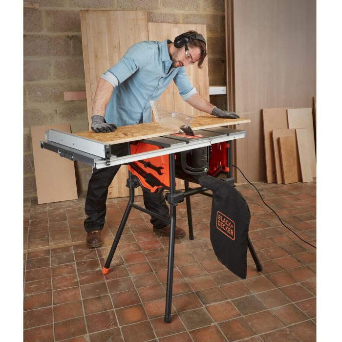 Пила настільна мережева BLACK+DECKER BES720 (BES720)