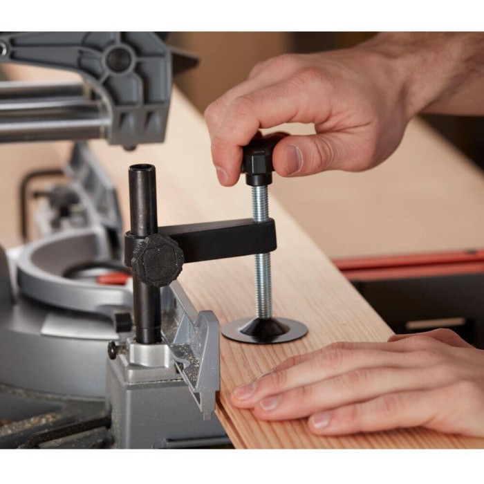 Пила торцювальна мережева BLACK+DECKER BES700 (BES700)