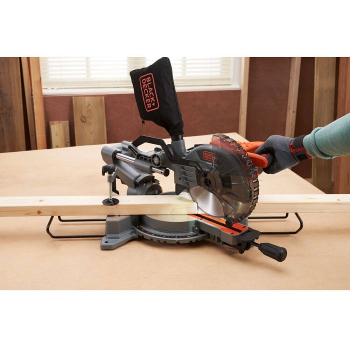 Пила торцювальна мережева BLACK+DECKER BES701 (BES701)