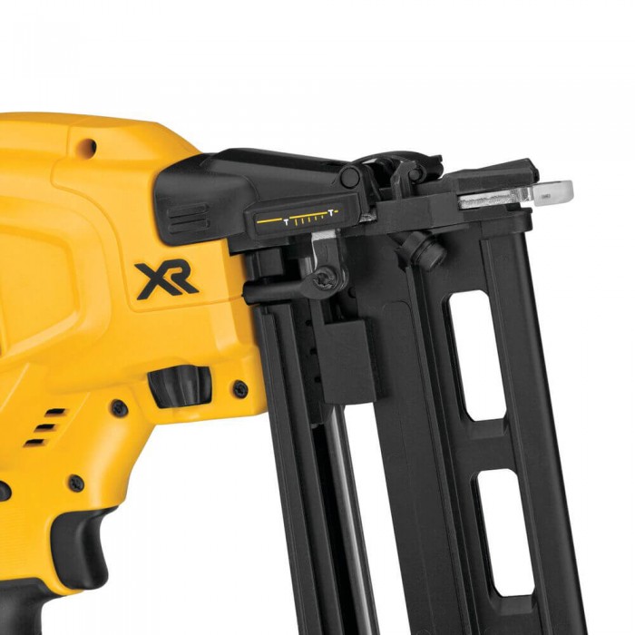 Пістолет цвяхозабивний акумуляторний безщітковий DeWALT DCN662D2 (DCN662D2)