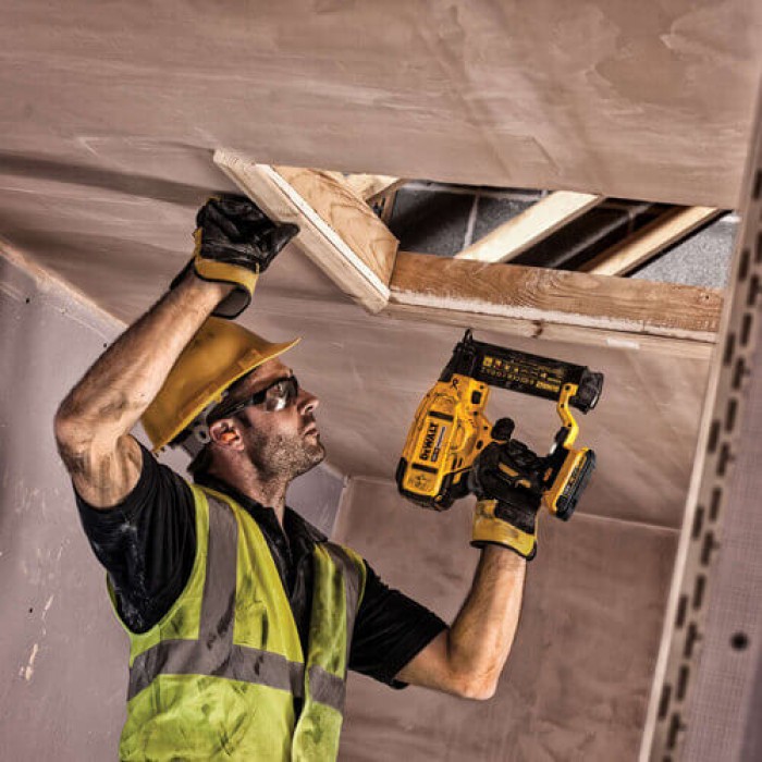 Пістолет цвяхозабивний акумуляторний безщітковий DeWALT DCN680N (DCN680N)