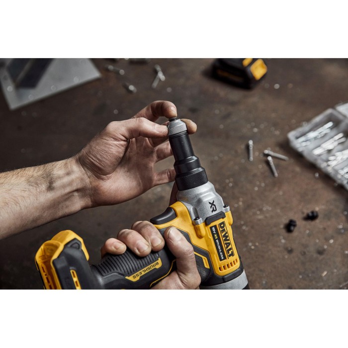 Заклепочник акумуляторний безщітковий DeWALT DCF414NT (DCF414NT)