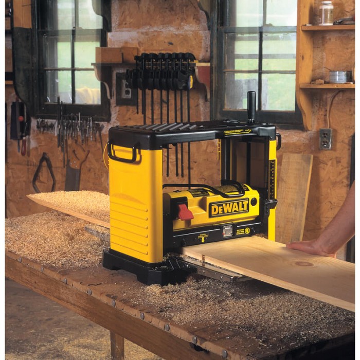 Верстат рейсмусний мережевий DeWALT DW733 (DW733)