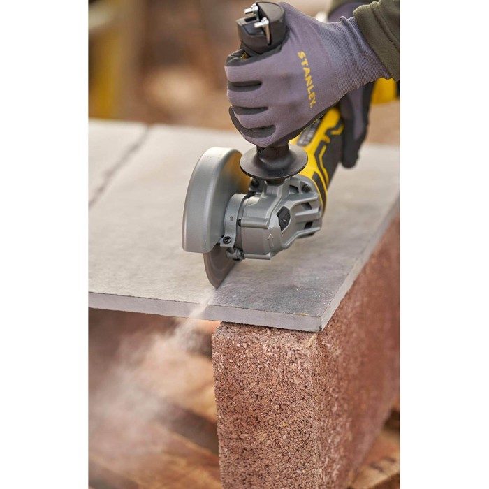 Шлифмашина угловая аккумуляторная бесщеточная STANLEY FATMAX SFMCG700B (SFMCG700B)