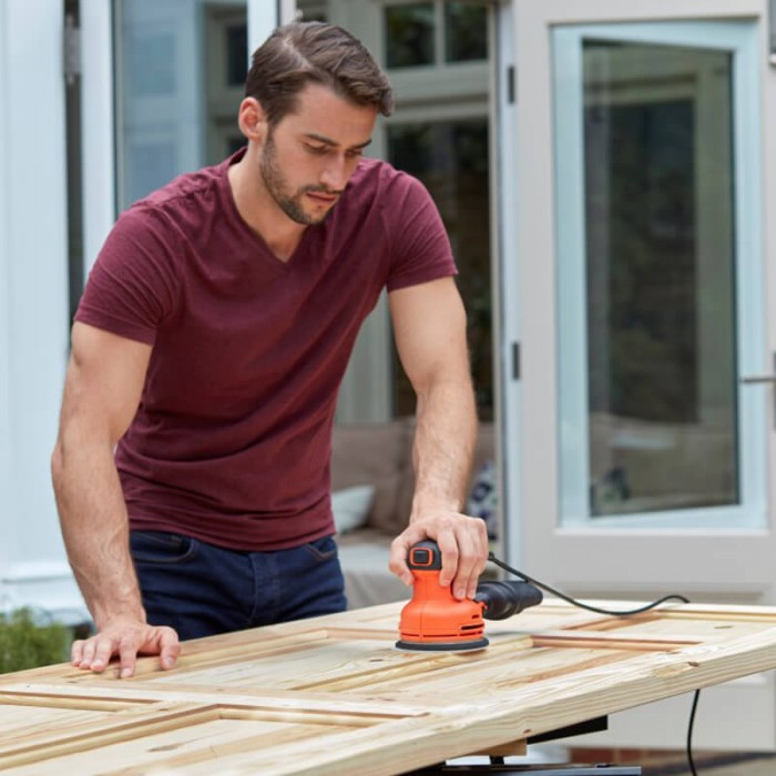 Шліфмашина ексцентрикова мережева BLACK+DECKER BEW210 (BEW210)