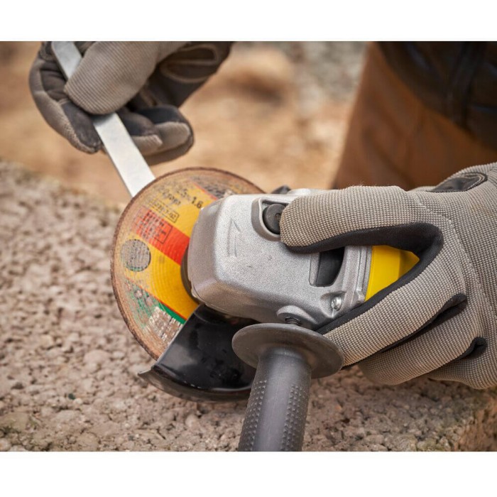 Шлифмашина угловая - болгарка сетевая STANLEY FATMAX FMEG225VS (FMEG225VS)