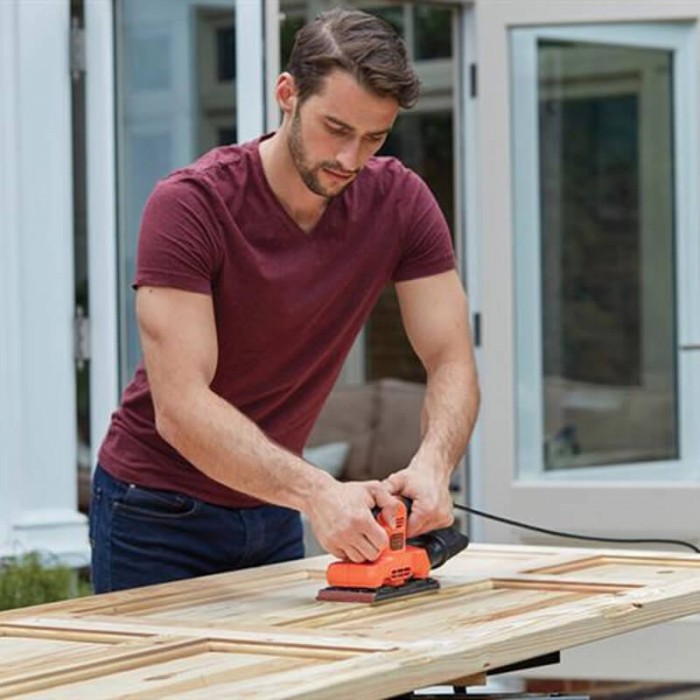 Шліфмашина вібраційна мережева BLACK+DECKER BEW220 (BEW220)