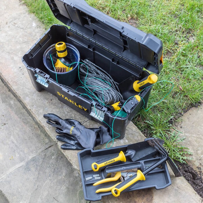 Ящик ESSENTIAL пластиковий з металевими застібками, розмір 316x156x128 мм (12.5 ) STANLEY STST1-75515 (STST1-75515)