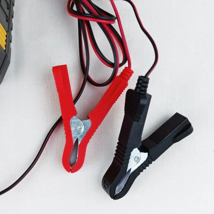 Зарядний пристрій для акумулятора CD-4 PRO Forte