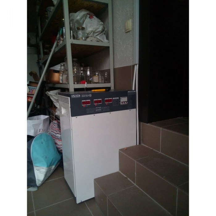 Стабилизатор напряжения ЭЛЕКС АМПЕР У 12-3/25 v2.0 (Елєкс Ампер У 12-3/25 v2.0)