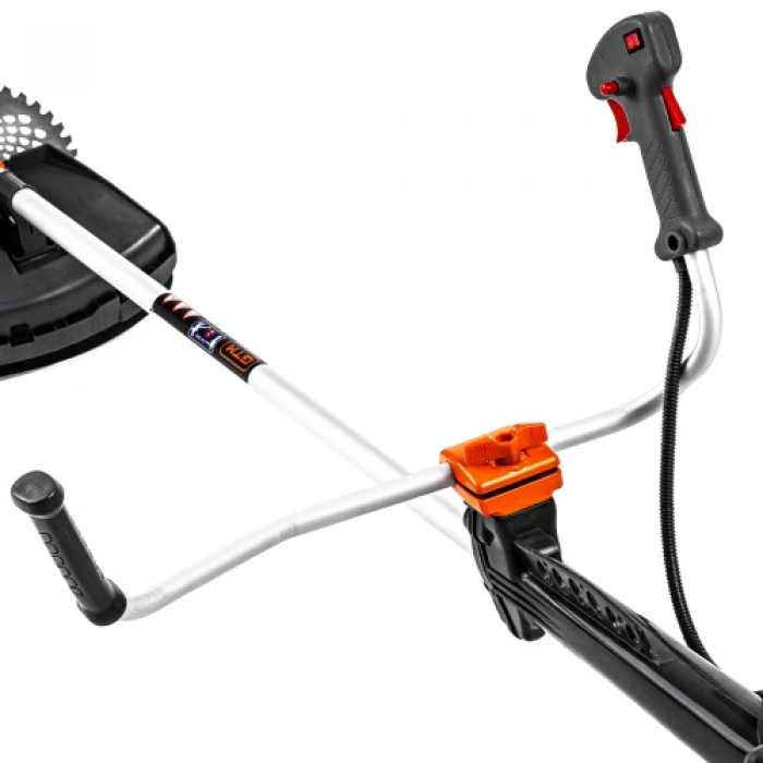 Бензинова мотокоса-кущоріз GTM CN520FAV 1.5 кВт з пиляльним диском, ножем і косильною головкою TapnGo (UKR U-83106)